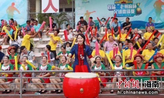 在黑暗中呻吟