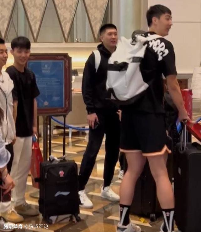 美女伊人