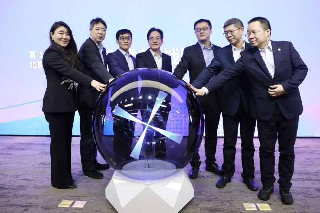 亚州激情视频