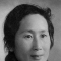 美女漏奶子
